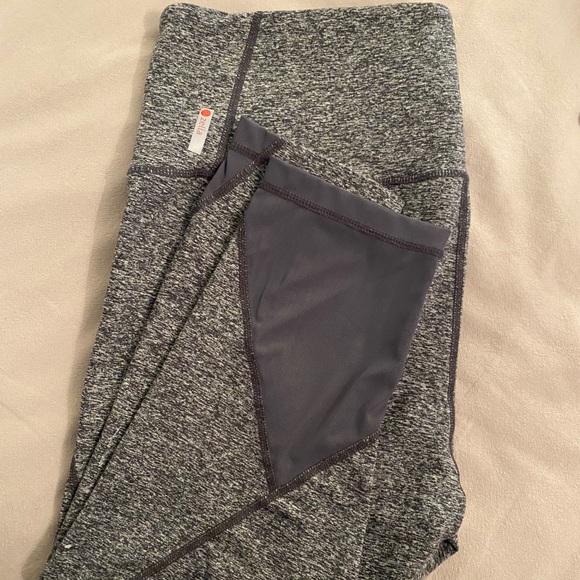 Zella Live In High Rise Crop Legging in Grey - Picture 3 of 5